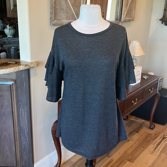 Oversized Luxe Gray Top Ruffle Tiered Bell Sleeve Knit Womens Small Roomy - Picture 8 of 9